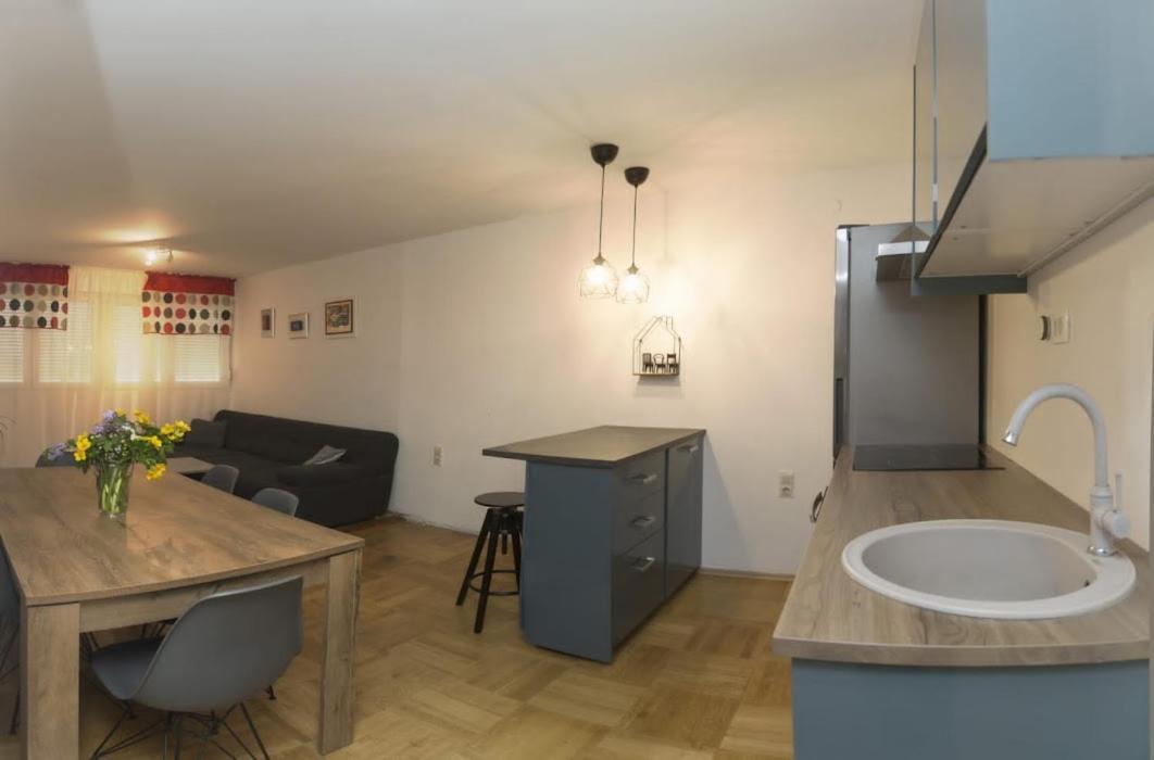 Guesthouse Lion Split Zewnętrze zdjęcie